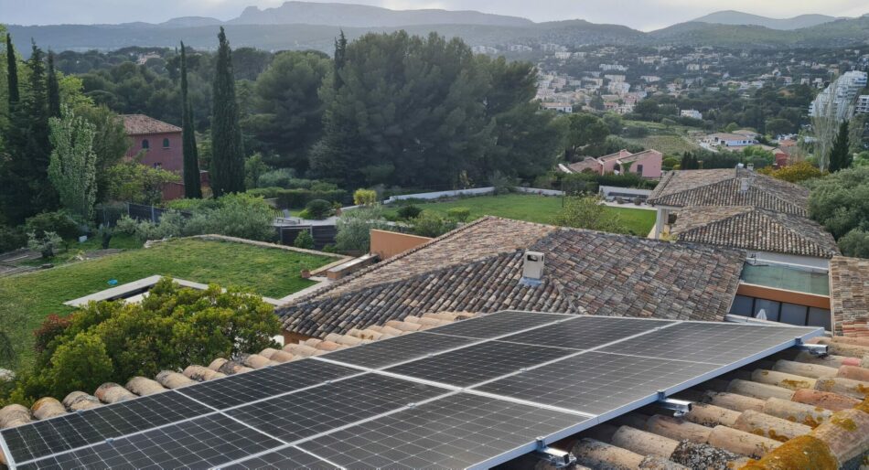 Installation et entretien photovoltaïque : ce qu’il faut savoir avant, pendant et après